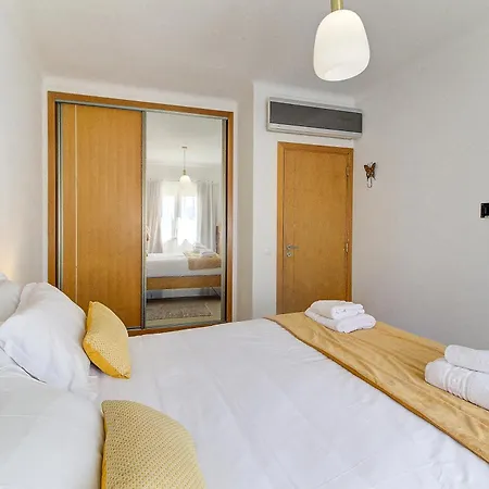 Nyaraló Amazing With Balcony & Barbecue *