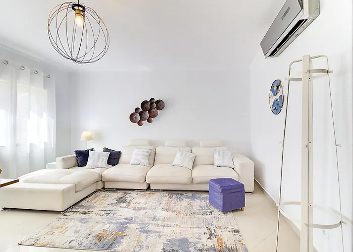 Semesterbostad Amazing With Balcony & Barbecue