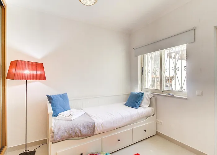 Amazing With Balcony & Barbecue *