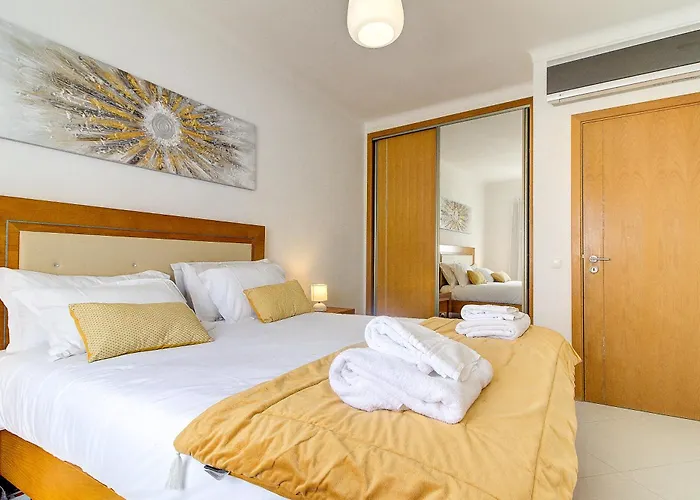 Amazing With Balcony & Barbecue Semesterbostad Portimão