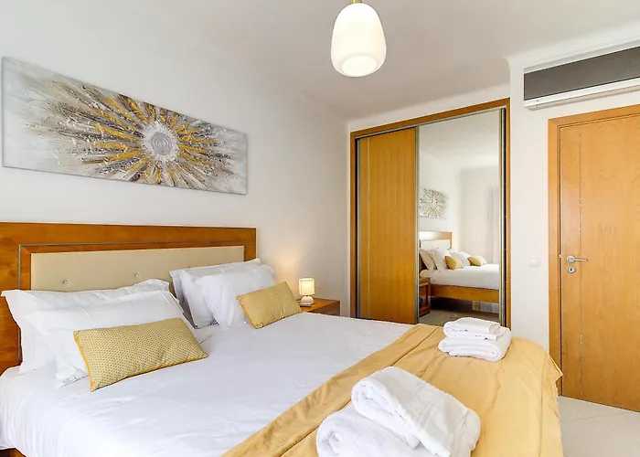 Amazing With Balcony & Barbecue *