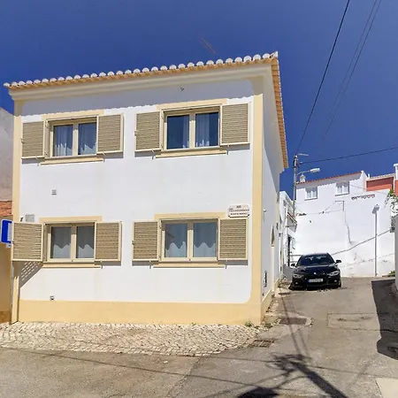 3-Bedroom House For 5 Guests - Ac - Rooftop Terrace & Bbq Portimão