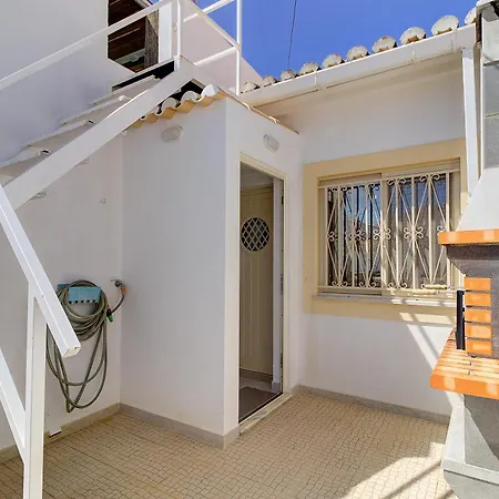 Ferienhaus Amazing With Balcony & Barbecue Portimão