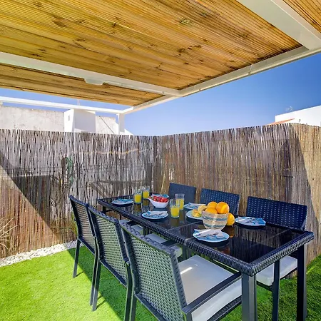 3-Bedroom House For 5 Guests - Ac - Rooftop Terrace & Bbq Portimão