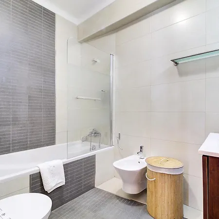 Ferienhaus Amazing With Balcony & Barbecue