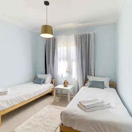 Amazing With Balcony & Barbecue Ferienhaus *