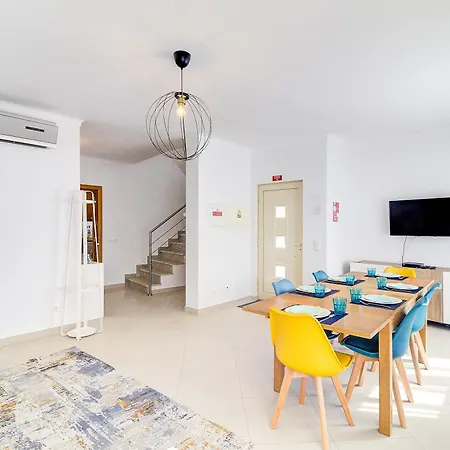 펜션 Amazing With Balcony & Barbecue